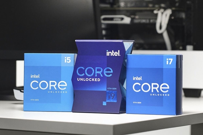 CPU tray thường chỉ có chip, trong khi CPU box có hộp bán lẻ và có thể kèm phụ kiện hoặc chính sách bảo hành rõ hơn.