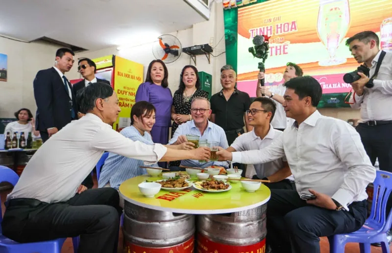 Chọn dung tích keg phù hợp giúp quán tránh thiếu hàng vào giờ cao điểm hoặc tồn bia quá lâu làm giảm chất lượng.