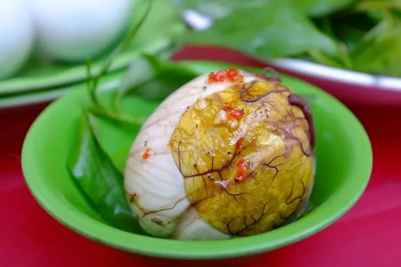 an hot vit lon co tot khong
