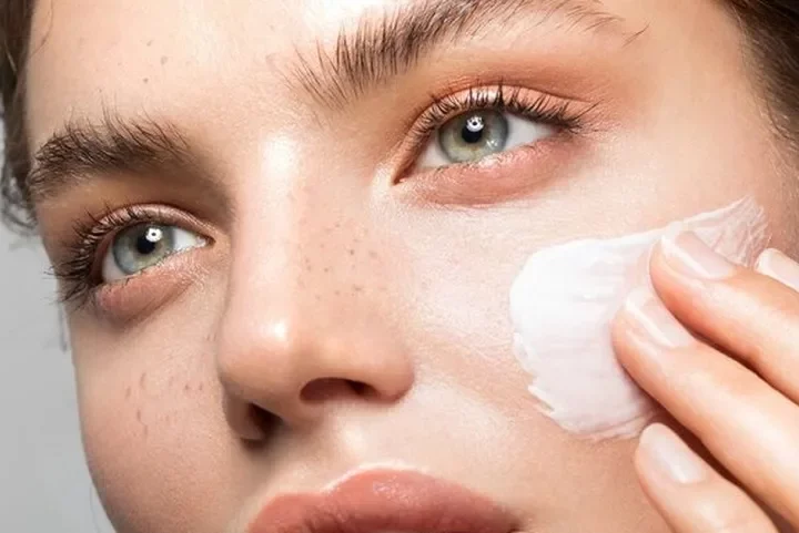 Bị Nám Da Mặt Phải Làm Sao? 5 Cách Điều Trị Chuẩn Y Khoa