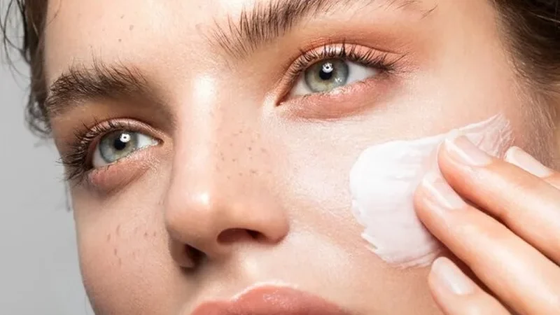 Bị Nám Da Mặt Phải Làm Sao? 5 Cách Điều Trị Chuẩn Y Khoa