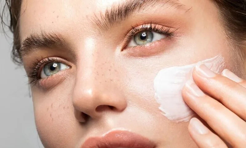 Bị Nám Da Mặt Phải Làm Sao? 5 Cách Điều Trị Chuẩn Y Khoa