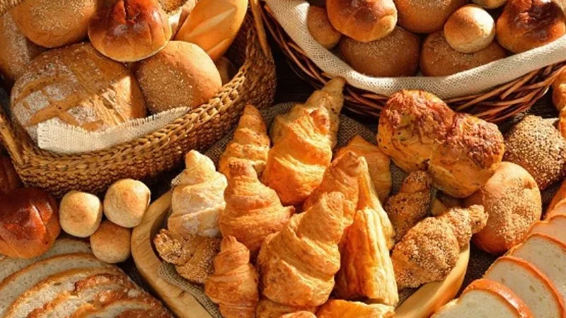 Ăn bánh mì nhiều có tốt không? Ăn nhiều có hại không?